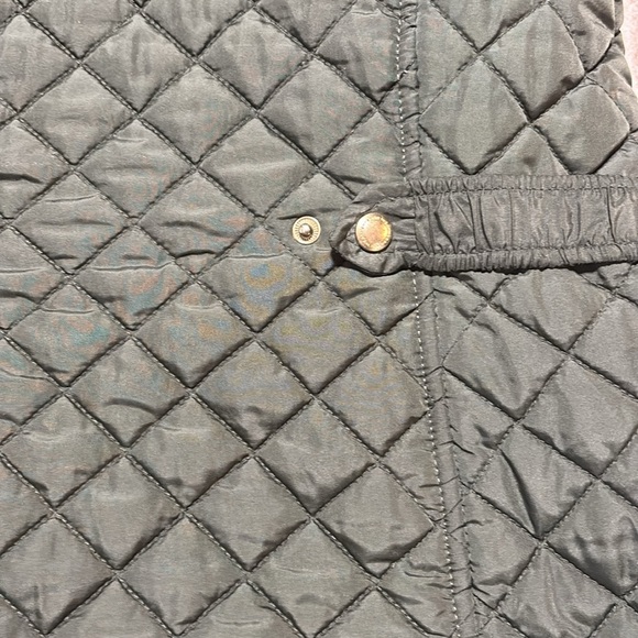 XL Weatherproof Army green puffer vest faux fur lined gold hardware women's - Picture 6 of 6